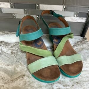 WandaPanda Women Tamina 40 Leather Wedge Sandals US 9 Spain Turquoise/ Green